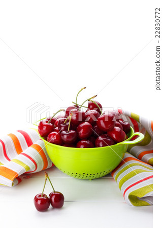Ripe sweet cherries Ripe sweet cherries 22830772