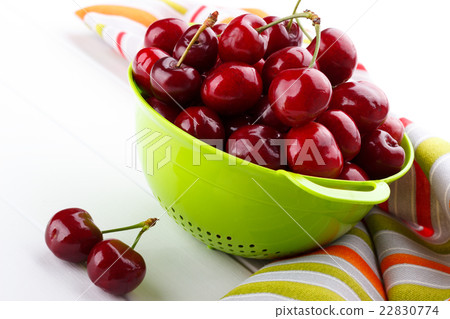 Ripe sweet cherries Ripe sweet cherries 22830774