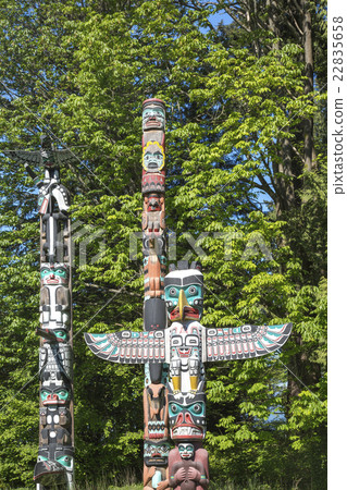 A view of Stanley Park's totem pole 22835658