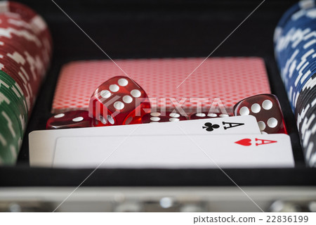 Aluminium suitcase with poker set, cards, red dice Aluminium suitcase with poker set, cards, red dice 22836199
