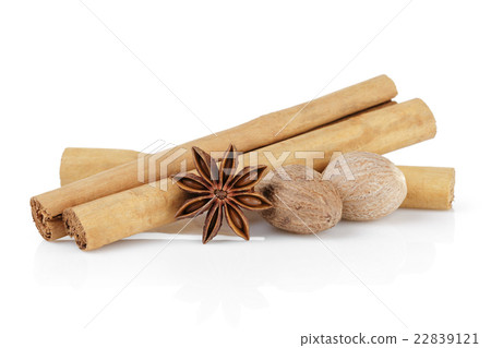 true ceylon cinnamon sticks with nutmeg and anise 22839121