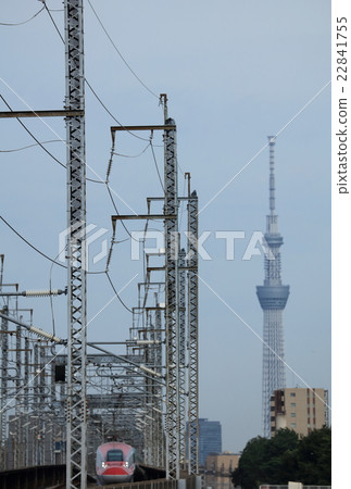 Shinkansen where you can see the sky tree 22841755