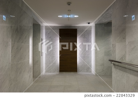 Entrance hall 22843329