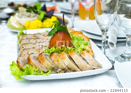 Turkey breast stuffed with apricot and cranberry 22844115