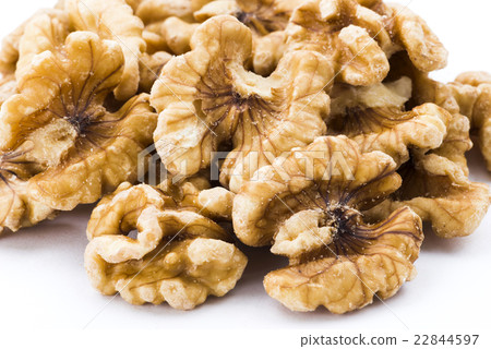 核桃在白色背景 22844597