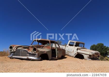 Abandoned car 22847439