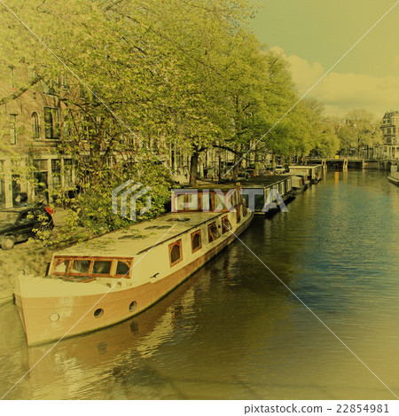 canal, houseboats and houses, Amsterdam 22854981