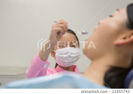 dentist, younger, person 22855743