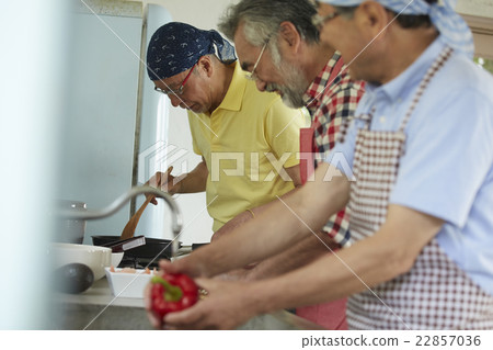 Senior cuisine to enjoy your hobbies Senior cuisine to enjoy your hobbies 22857036