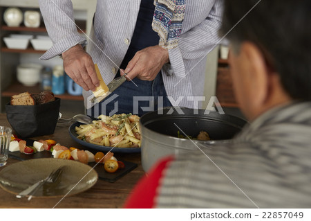 Senior to home party 22857049