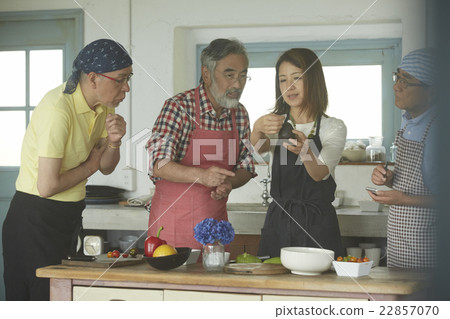 Senior cooking class to enjoy hobbies 22857070