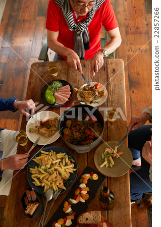 Senior Home Party 22857266