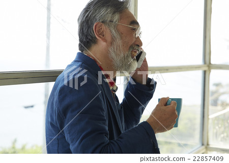 Senior to call 22857409