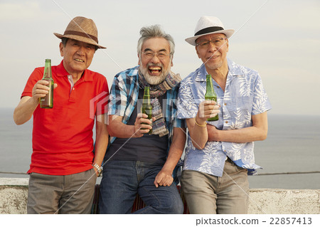 活躍的高級聚會 22857413
