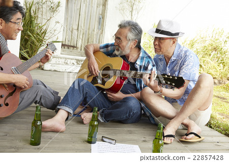 活躍的高級聚會 22857428