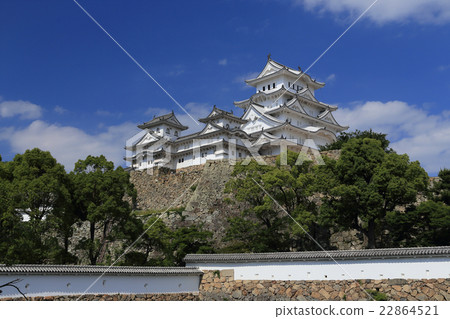 World Heritage "Himeji Castle" Tensoi Group seen from Mikuni moat 22864521