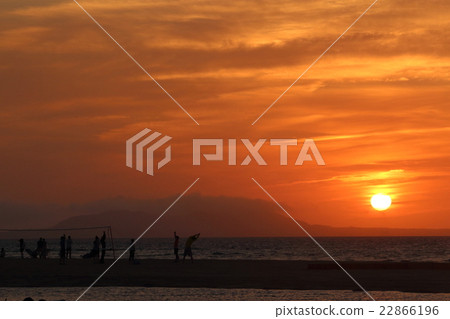 Morning glow and beach volleyball Morning glow and beach volleyball 22866196