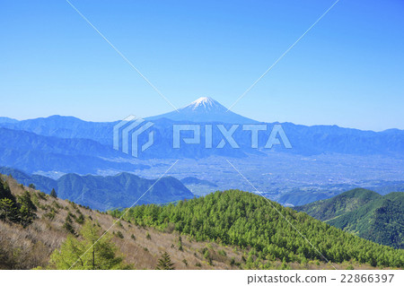 從Dukuzan和甲府盆地山梨縣山梨縣的月光岩石看到的富士山 22866397