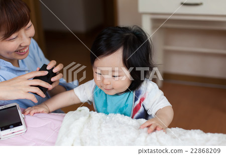 Smiling faces parent photo 22868209