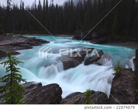 Canadian wilderness Rocky Mountain Yoho National Park Natural Bridge 22874879