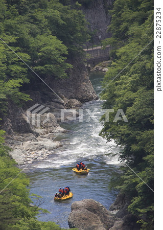 Suwa gorge and early summer rafting boat Suwa gorge and early summer rafting boat 22875234
