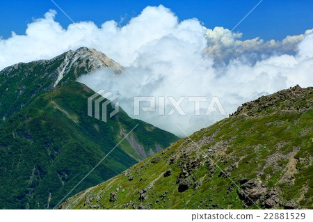 Kai Momogatake fountains clouds seen from the Southern Alps · Senjogogake Kai Momogatake fountains clouds seen from the Southern Alps · Senjogogake 22881529