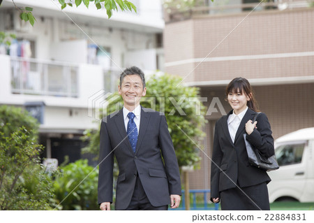 Boss and subordinates around sales 22884831