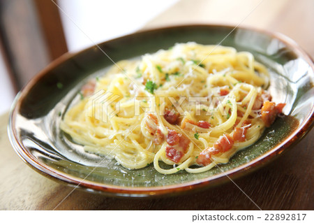 spaghetti carbonara on closeup 22892817