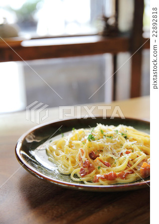 spaghetti carbonara on closeup 22892818