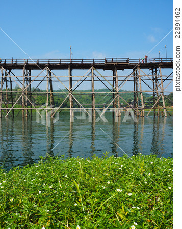 wooden bridge 22894462