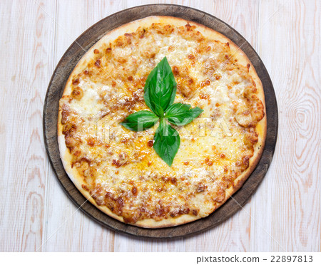 Pizza Margarita top view 22897813