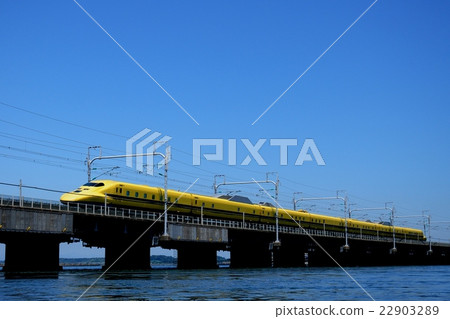 Dr. Yellow of Lake Hamana Dr. Yellow of Lake Hamana 22903289