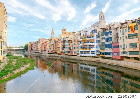 Girona. Multi-colored facades of houses on the 22908594