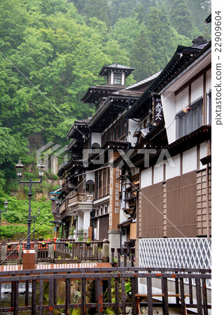多雨的銀山溫泉 22909604