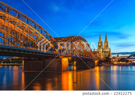 Cologne city skyline, Cologne, Germany Cologne city skyline, Cologne, Germany 22912275