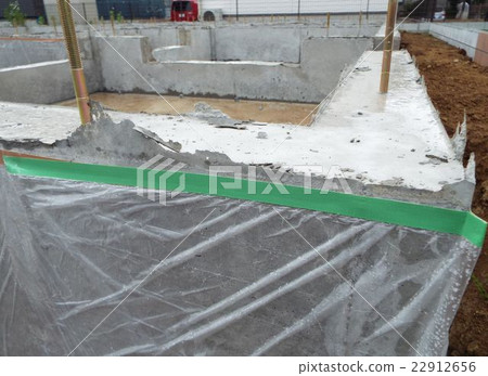 模板拆除後會出現混凝土毛刺 22912656