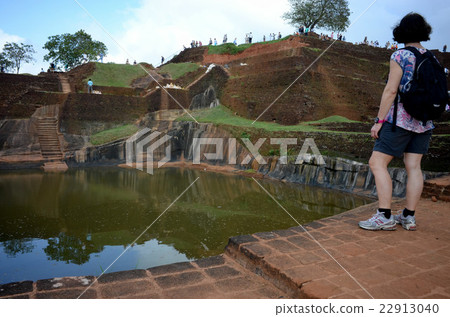 世界遺產西吉里亞王宮遺址的游泳池,如何喝水是一個謎 世界遺產西吉里亞王宮遺址的游泳池,如何喝水是一個謎 22913040