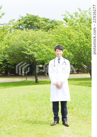 A doctor 22916277