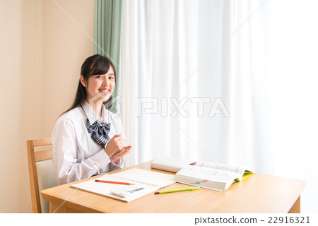Girls high school studying at home 22916321