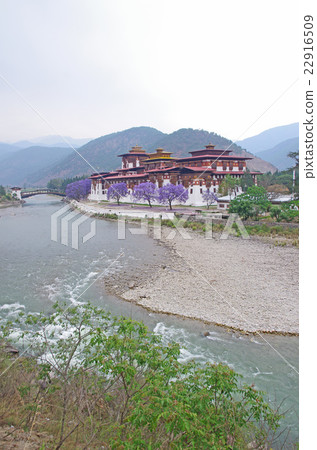 Punatsuang and Punakasone Punatsuang and Punakasone 22916509