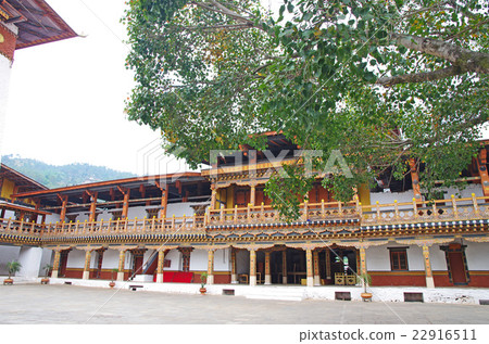 Courtyard of Punakasone 22916511