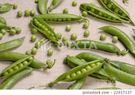 Green peas 22917137