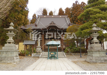 Temple of Shinshu Matsumoto Shinkansenji approaching path ~ The main temple of Yokoso-son Buddhist temple is the eleventh-faceted sound image of the late Heian period 22917990
