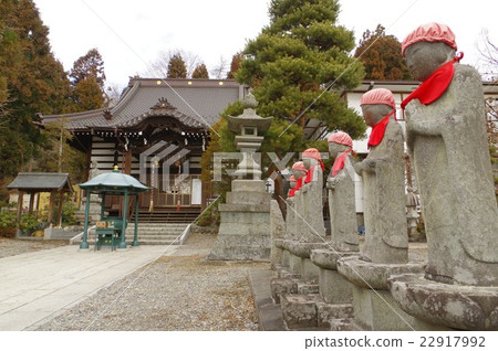 Temple of Shinshu Matsumoto Nakamitsuji Main Hall and Rokuzo Hall (right) Temple of Yokosogen-dong Buddhist temple is the eleventh-faceted sound image of the latter half of Heian period 22917992