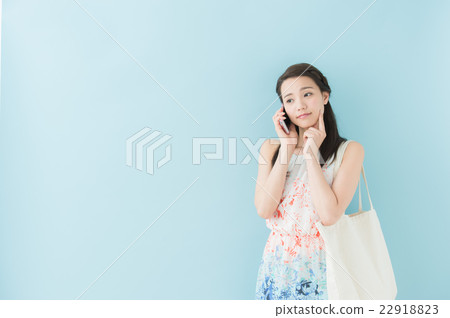 女人打電話(藍背) 女人打電話(藍背) 22918823