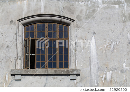 Old glass window 22920200