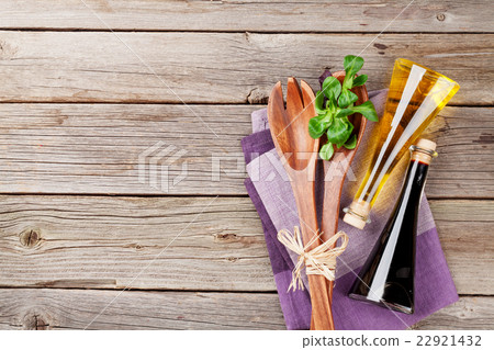 Corn salad leaves and condiments Corn salad leaves and condiments 22921432