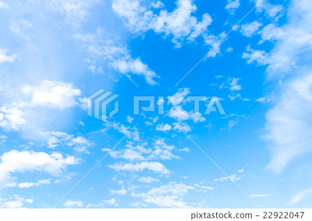 天空在初夏多雨在雪天空圖像天空材料材料拷貝空間藍天圖像雲彩前 天空在初夏多雨在雪天空圖像天空材料材料拷貝空間藍天圖像雲彩前 22922047
