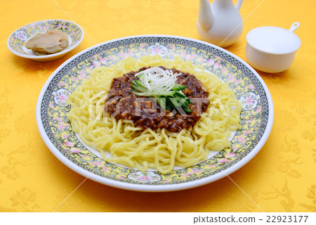 Jarger noodles 22923177