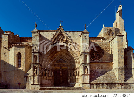 Gate of Saint Mary Church 22924895